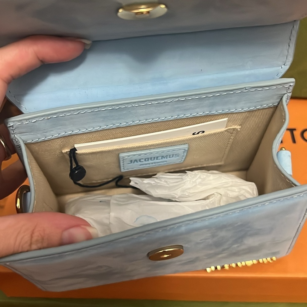 Jacquemus Blue Mini Bag with Circular Handle! Like new! With tagg inside! - Picture 10 of 11